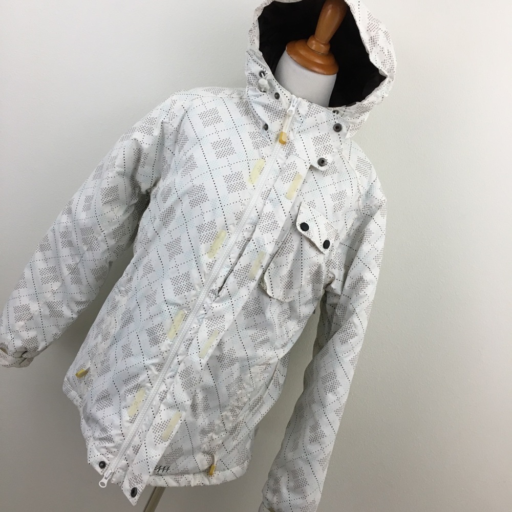 Pulse | Winter Jacket - Picture 2 of 16